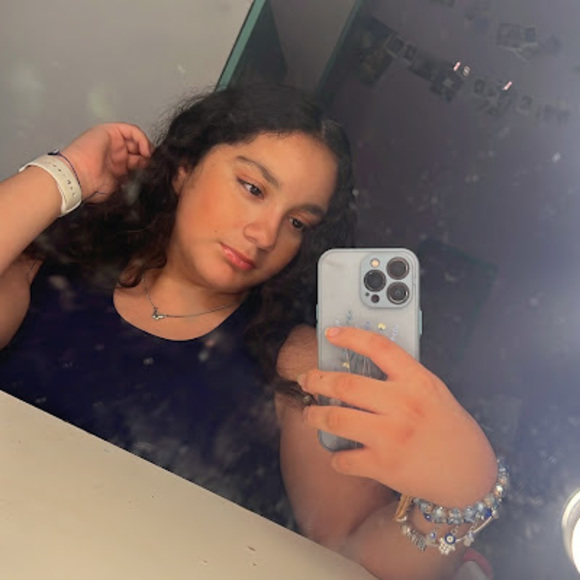 Meet your Posher, Leslie - Picture 1 of 1